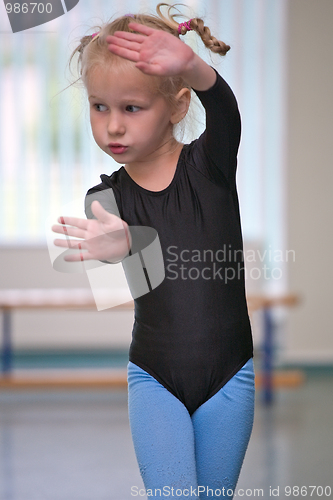 Image of little gymnast girl 