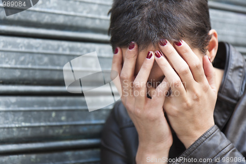 Image of worried girl