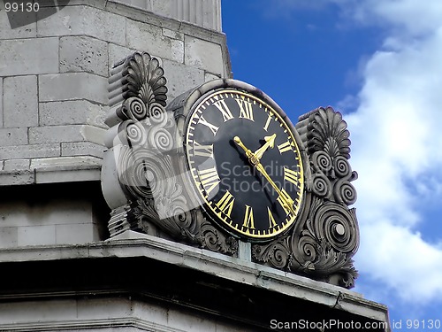 Image of Clock in the sky