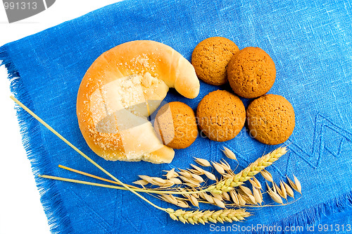 Image of Bagel with oatmeal cookies