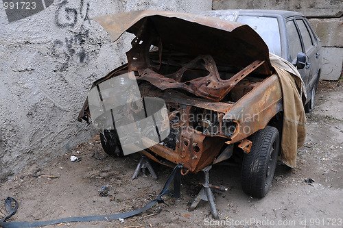 Image of Wrecked Rusty Car