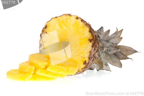 Image of Ripe pineapple 