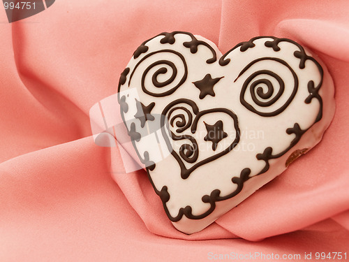 Image of heart spice cake