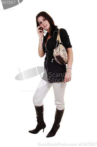 Image of Girl on the phone.