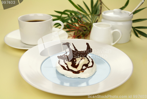Image of Chocolate Meringue