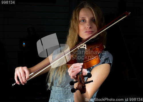 Image of Woman and violin