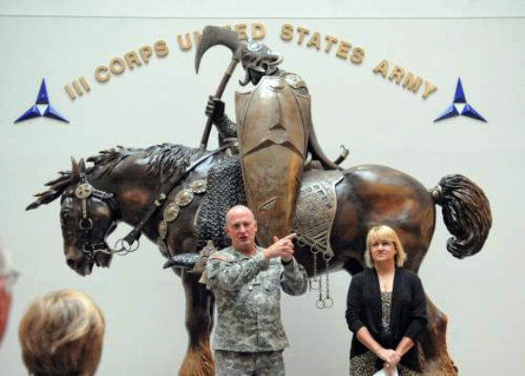 Escultura Death Dealer en Fort Hood - 01 Escultura Death Dealer en Fort Hood - 01