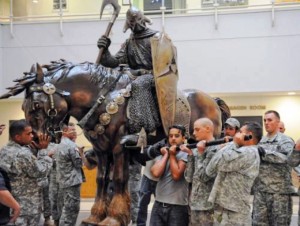 Escultura Death Dealer en Fort Hood - 02 Escultura Death Dealer en Fort Hood - 02