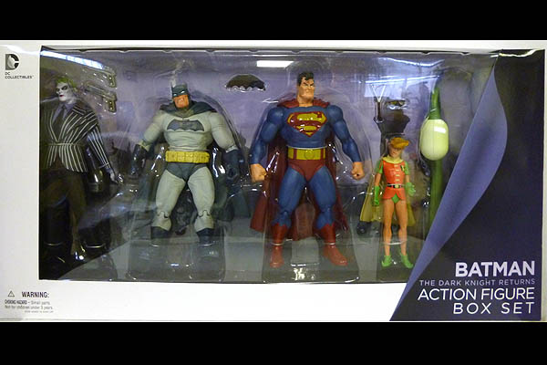 Set de figuras Dark Knight Returns: Batman, Joker, Superman y Robin 3 Embalaje The Dark Knight Returns Action Figure Set