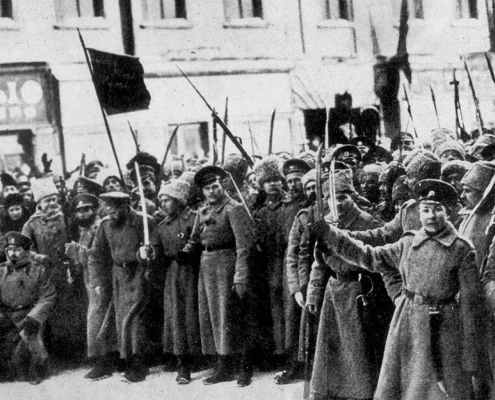 El impacto de la revolución rusa en España 1 Octubre de 1917. Soldados rusos vitorean a la Duma al hacerse publica la abdicacion de Nicolas II