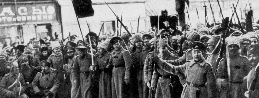 El impacto de la revolución rusa en España 1 Octubre de 1917. Soldados rusos vitorean a la Duma al hacerse publica la abdicacion de Nicolas II