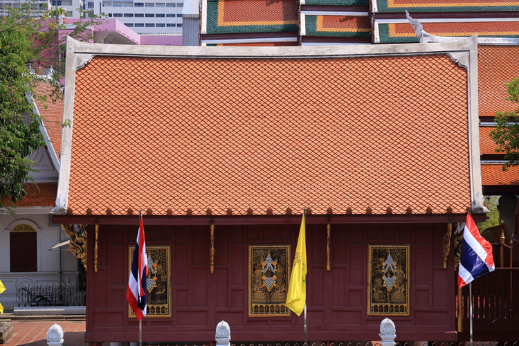 เรือนแฝดสามหลัง หอพระไตรปิฎก วัดระฆัง