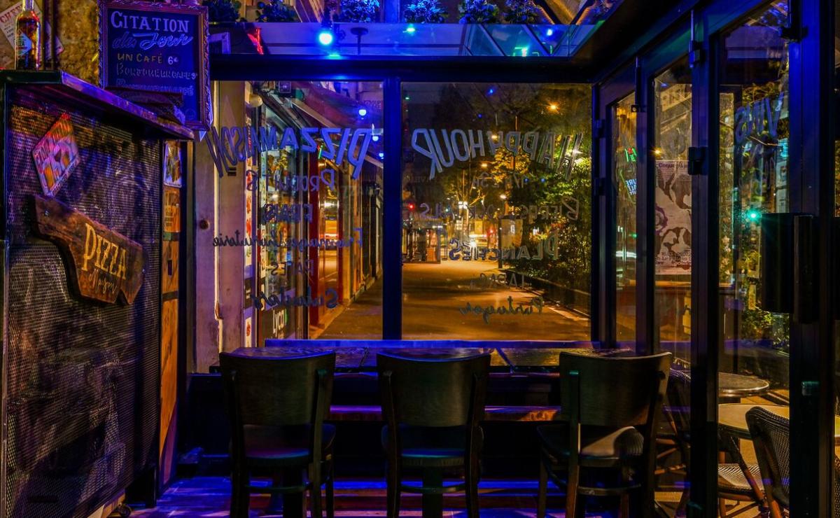 Quelques tables en terrasse - Photo 3