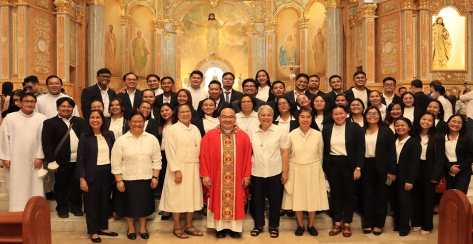 Grade 10 and 11 Manresans Receive the Sacrament of Confirmation