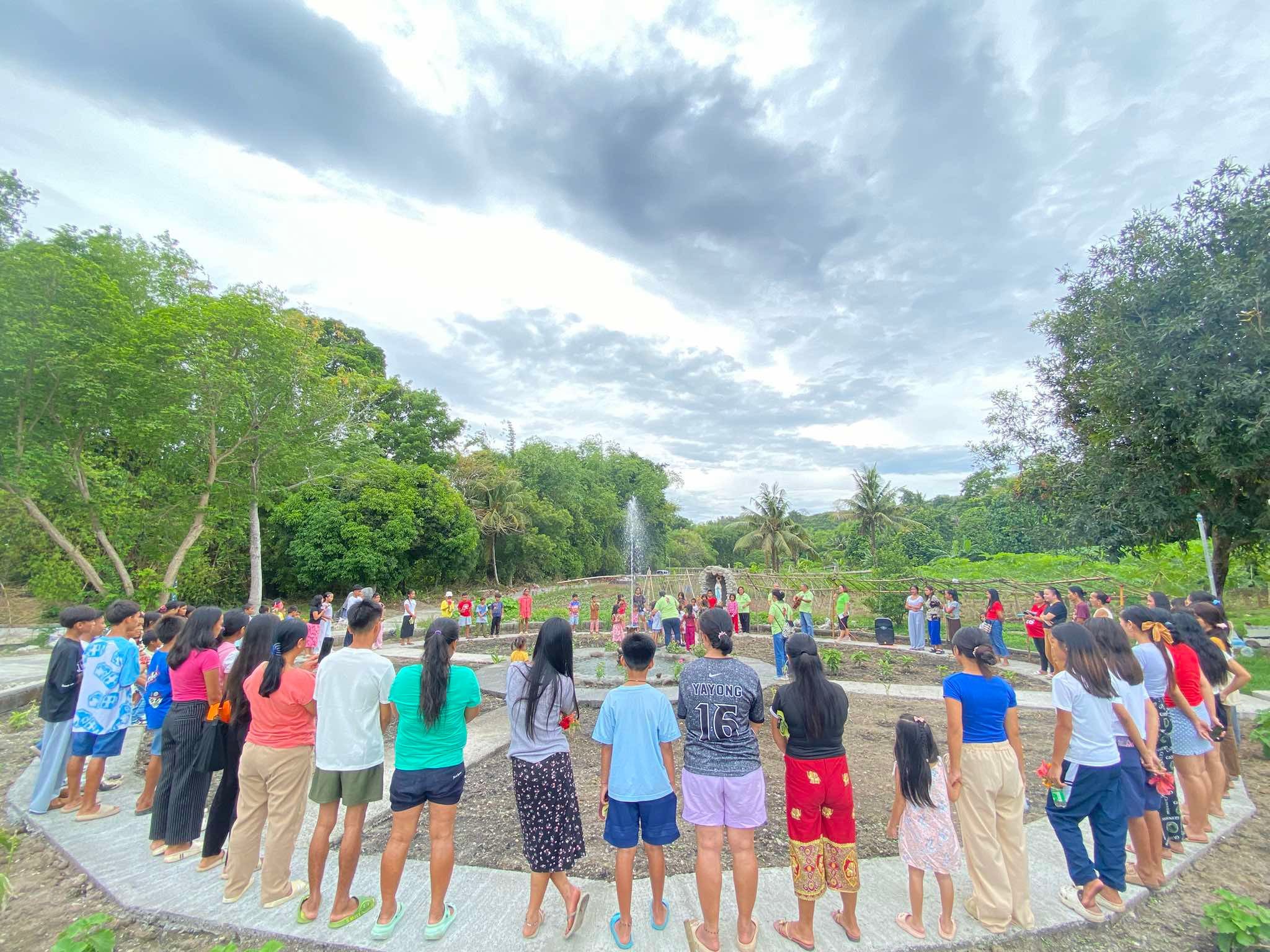 The Solemnity of the Most Holy Trinity and the Feast of the Visitation were made more meaningful through the Friends of St. Paul Dumaguete’s community outreach in Calo, San Jose.