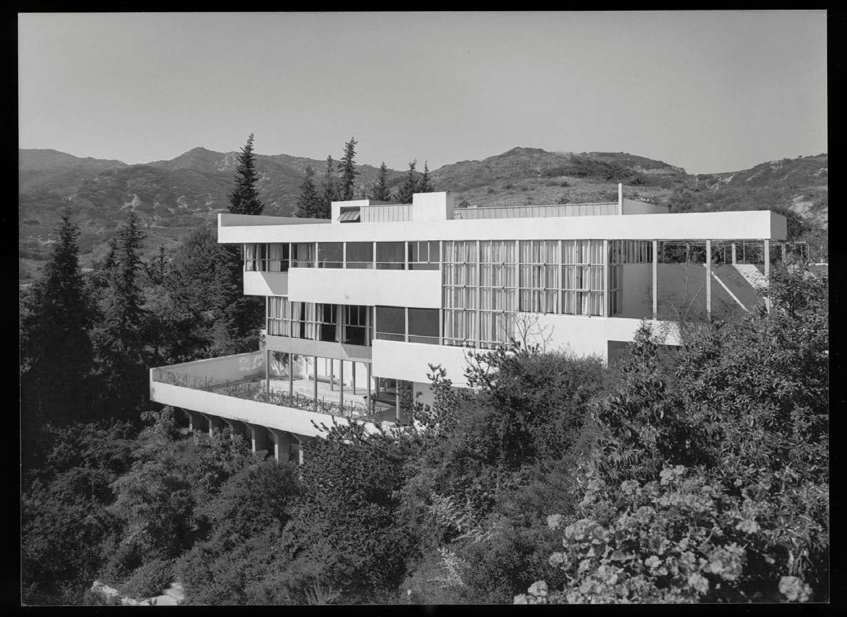 Shulman, J. (1936–1997). Philip M. and Lea Lovell House (Health) House [Photograph]. Julius Shulman Photography Archive (Accession no. 2004.M.13), Getty Research Institute, Los Angeles, CA, United States.