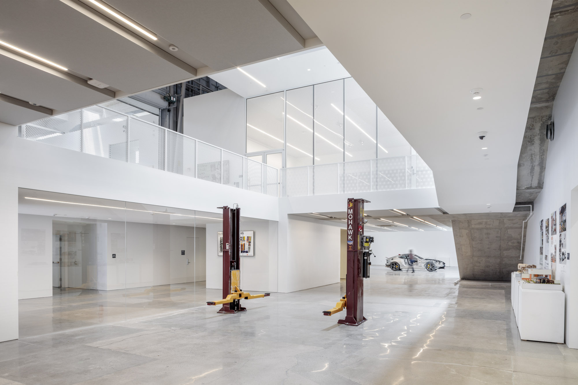 Photo by Joshua White/JWP Pictures Darin Johnstone Architects Artcenter Mullin Transportation Design Center