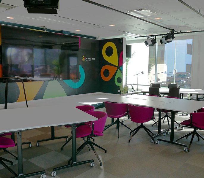 Business-Lounge_1000x874.jpg