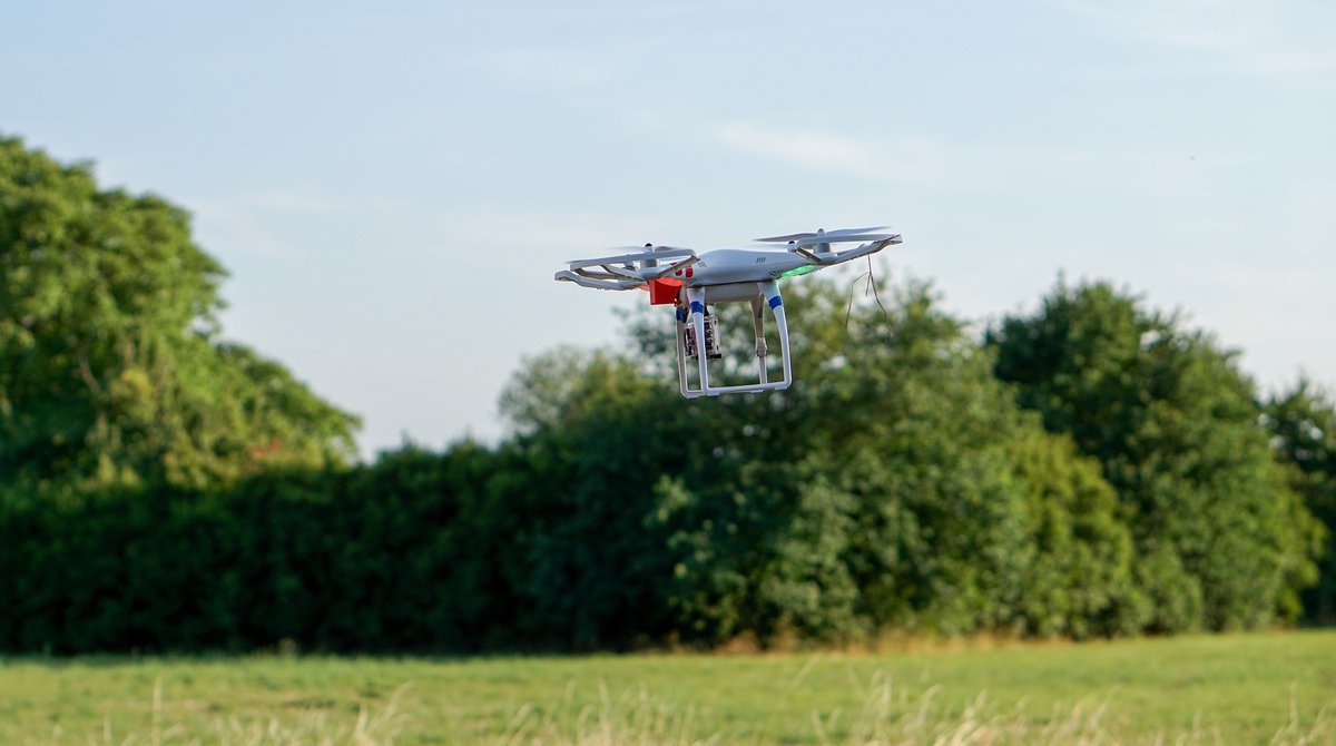 drone-g17daad6d4_1920.jpg