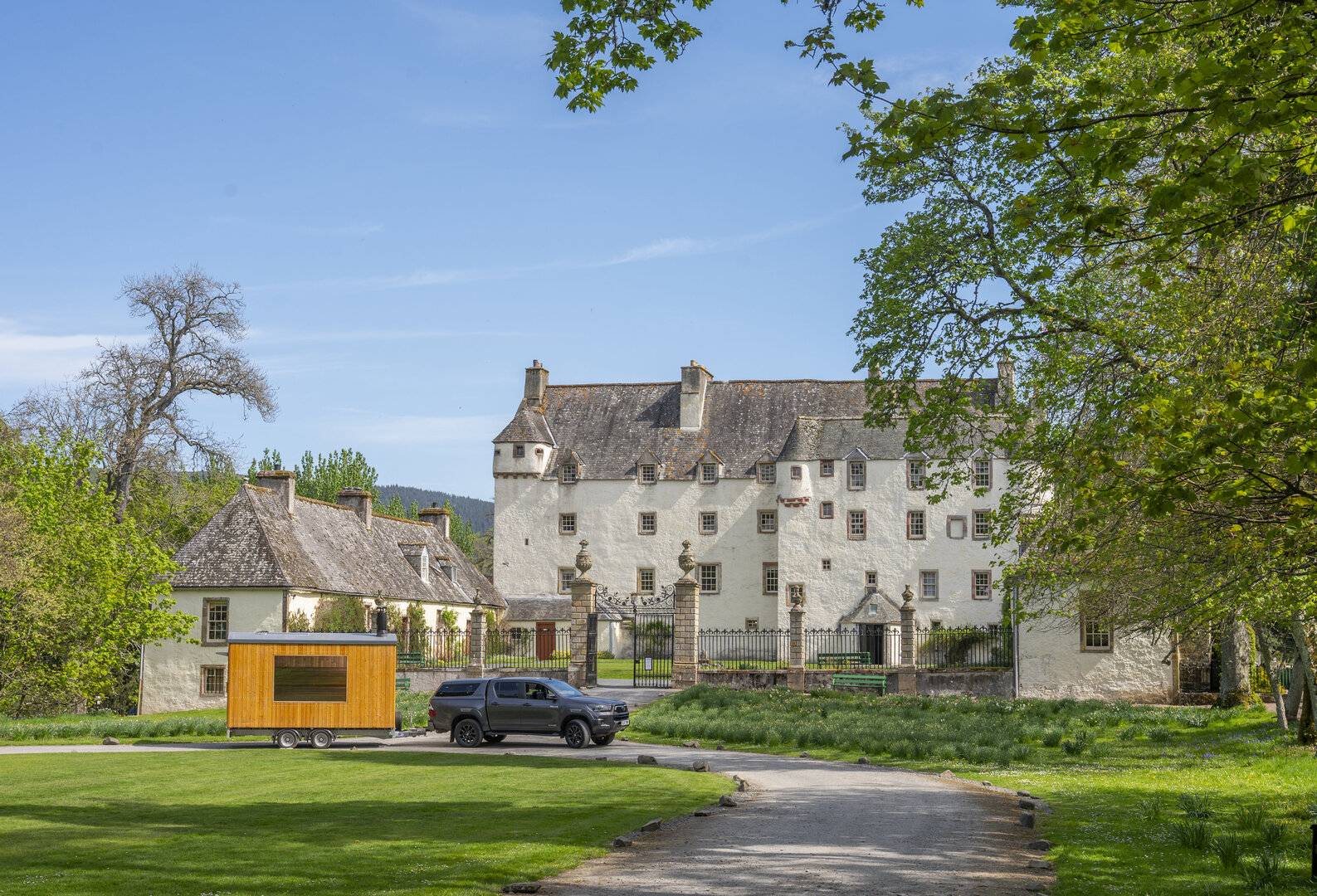 Cedar Hus Sauna in front of Traquair House, CedarHus/PhilWilkinson