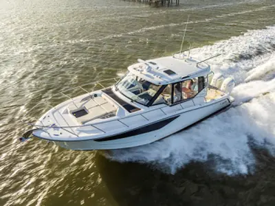 Boston Whaler 405