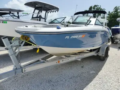 2021 Sea Ray SPX 190 Outboard