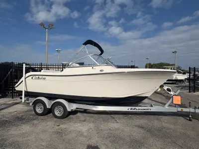 2020 Cobia 220 DC