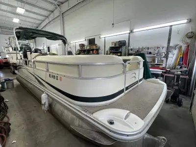 Bennington Pontoons 2250GL