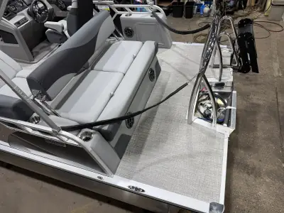 Tahoe Pontoons LTZ CRB 1985