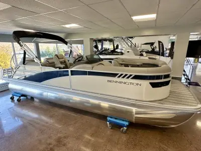 Bennington Pontoons 23 LXSFB