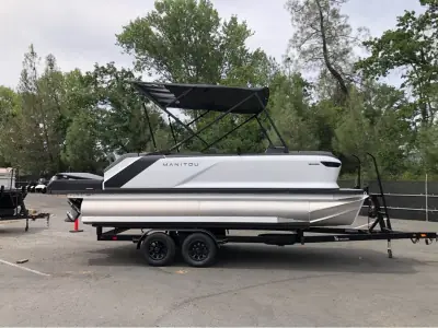 Manitou Pontoon 20 BENCH