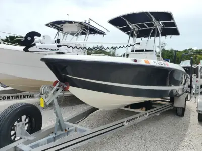 Hydra-Sports 23 BAY BOLT