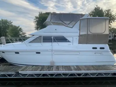 1997 Cruisers 3650 AFT CABIN