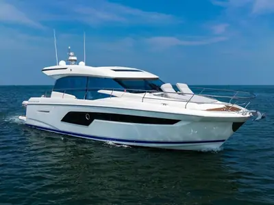 2022 Prestige 520 S