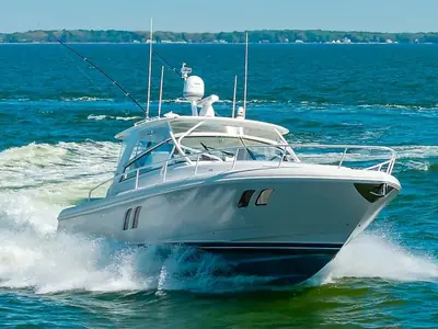 2010 Intrepid 475 Sport Yacht