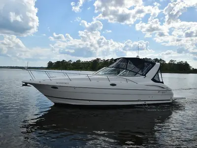 Cruisers 320 EXPRESS