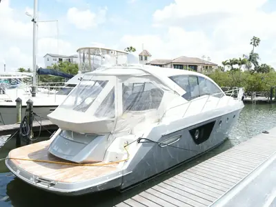 2014 Cranchi M 44 HT
