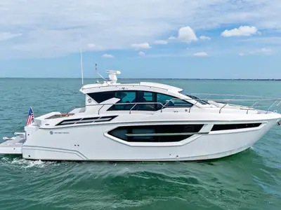 2019 Cruisers 42 Cantius