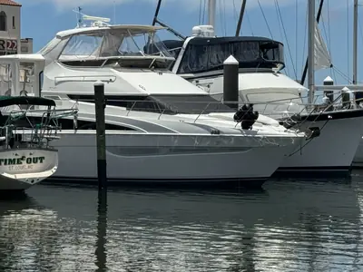 Carver 47 MOTOR YACHT