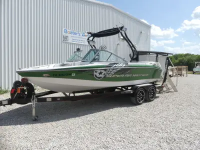2009 Nautique Super Air Nautique 210