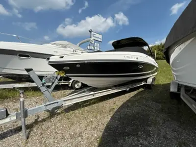 2015 Rinker 276 Captiva Bowrider