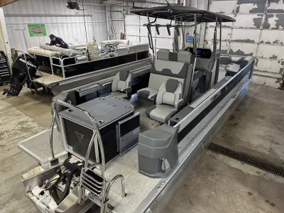 2025 Tahoe Pontoons CRF 2585