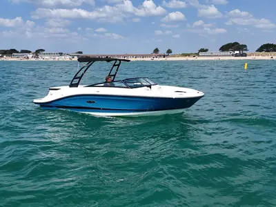 2021 Sea Ray SPX 230