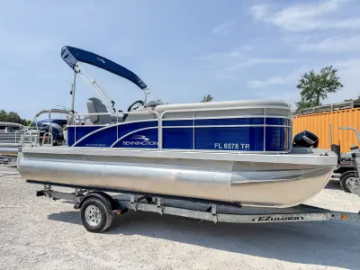 Bennington Pontoons 20 SVL