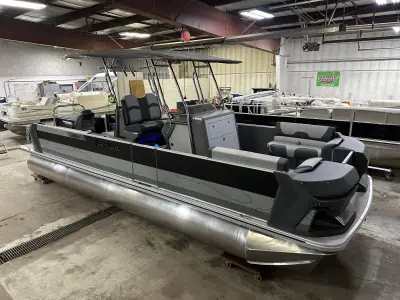 Tahoe Pontoons CRF 2585