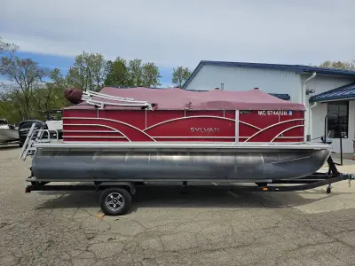 2017 Sylvan Ind 8520 SPORT