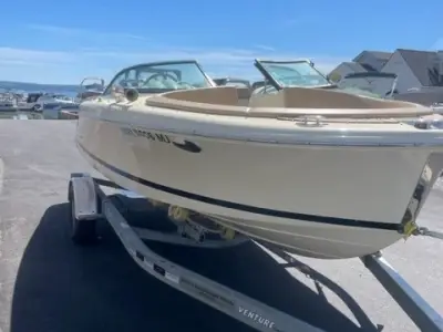Chris-Craft 22 LAUNCH