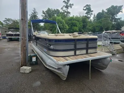 2016 Crest Pontoons 250 L