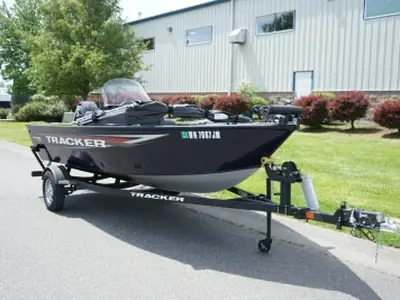 2025 Tracker Pro Guide V-16 SC