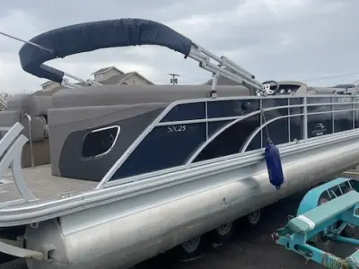 Bennington Pontoons 25 SSRFBXP